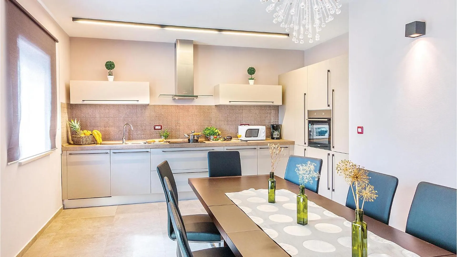 4 Bedroom Awesome Home In Trosti Heki Holiday home