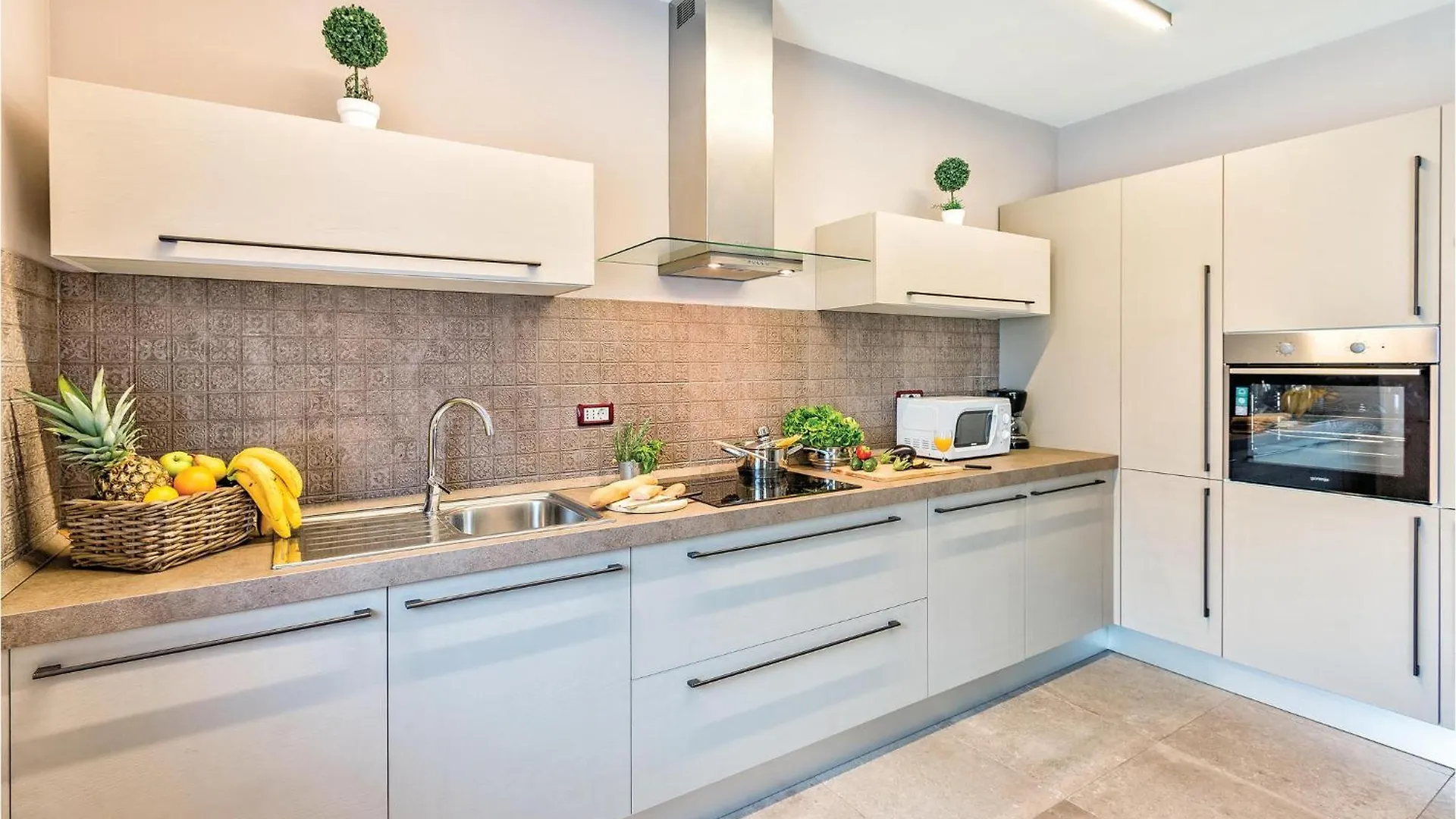 4 Bedroom Awesome Home In Trosti Heki