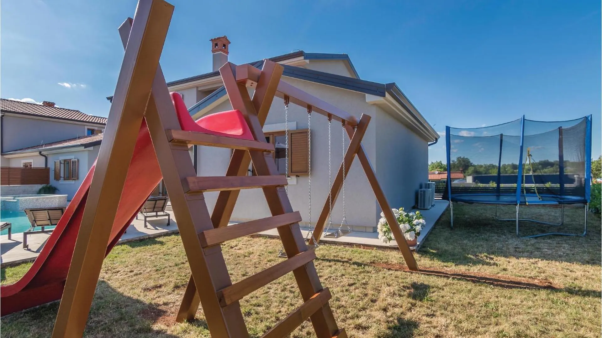 4 Bedroom Awesome Home In Trosti Heki Holiday home