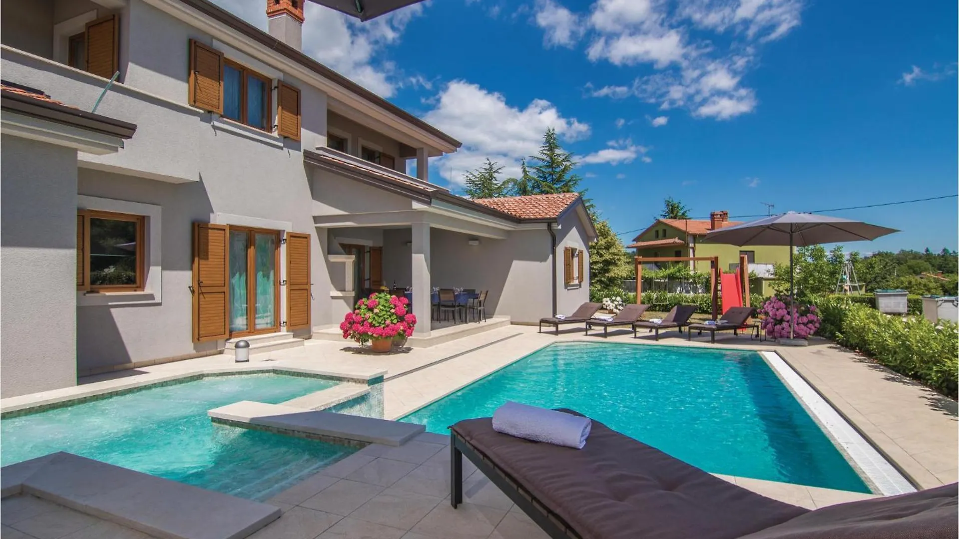 4 Bedroom Awesome Home In Trosti Heki