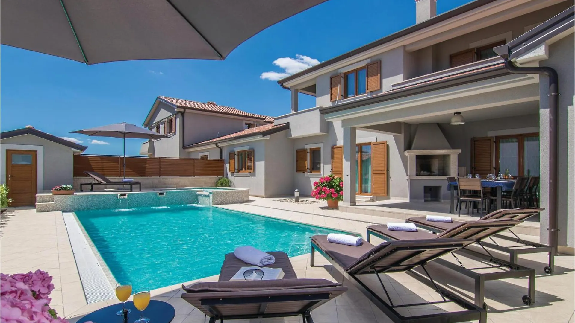 4 Bedroom Awesome Home In Trosti Heki Croatia