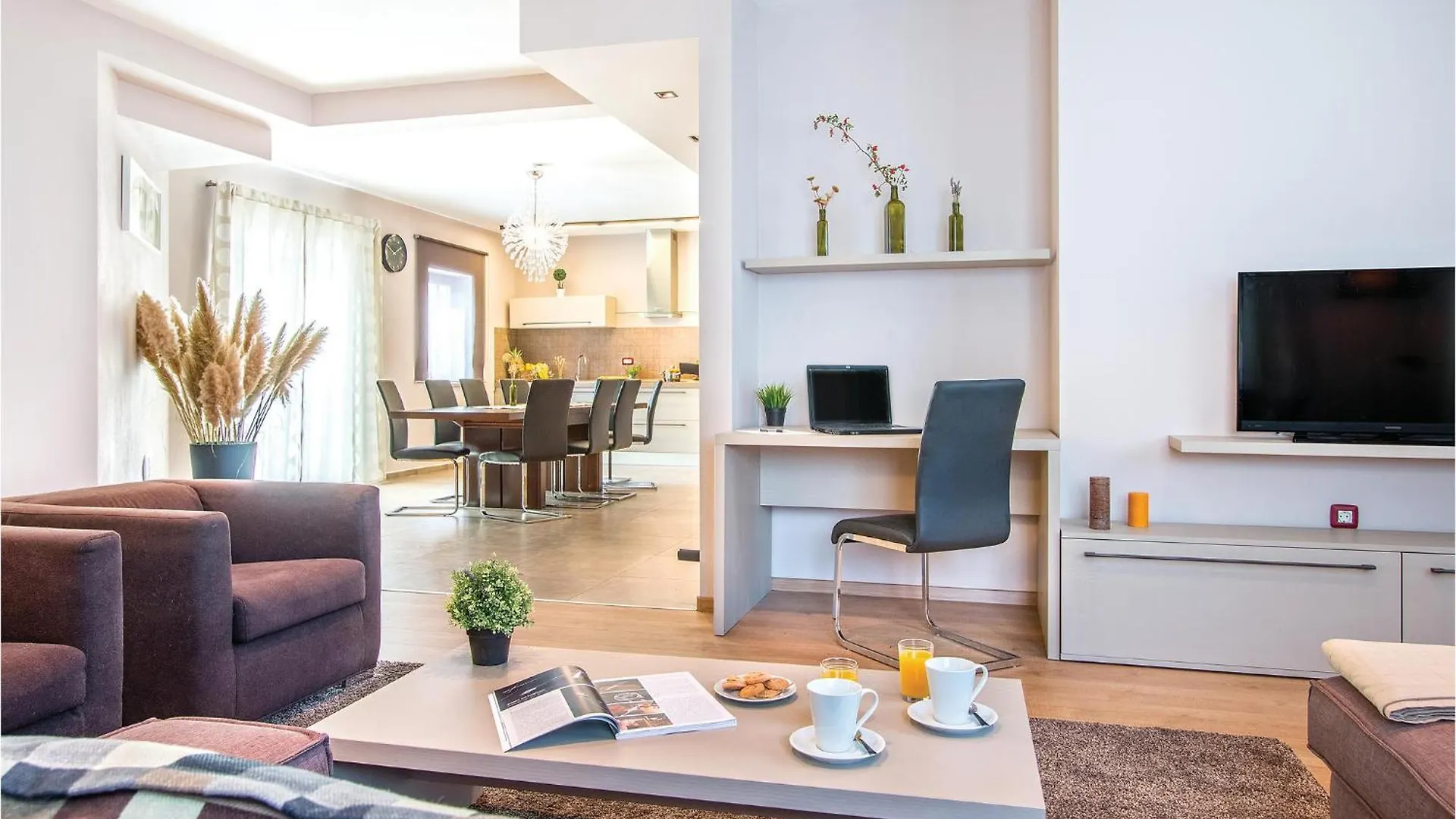 Holiday home 4 Bedroom Awesome Home In Trosti Heki