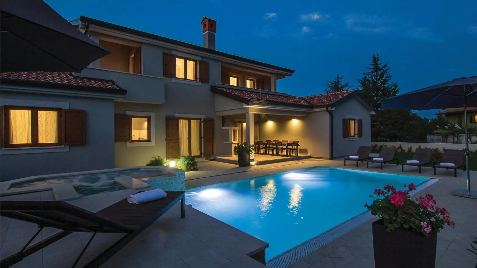 4 Bedroom Awesome Home In Trosti Heki 0*,