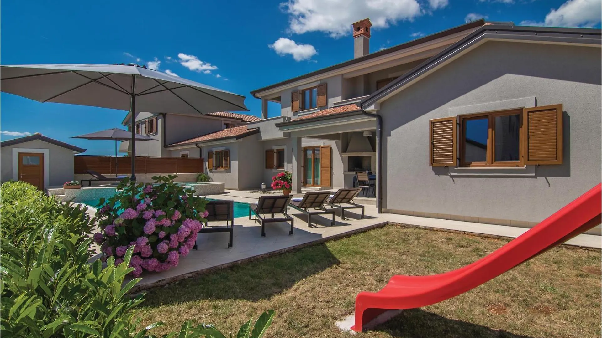 4 Bedroom Awesome Home In Trosti Heki Feriehus
